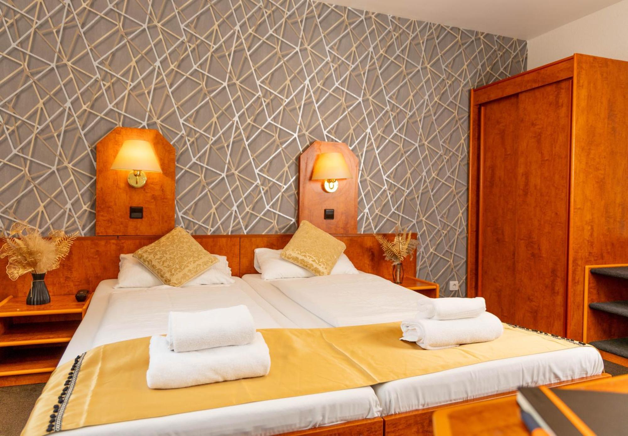 Hotel Rossija Франкфурт-на-Майне Экстерьер фото