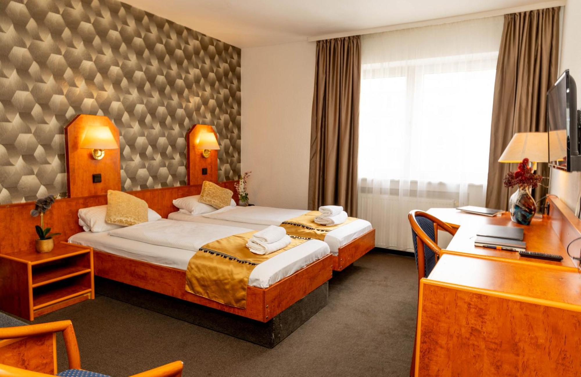 Hotel Rossija Франкфурт-на-Майне Экстерьер фото