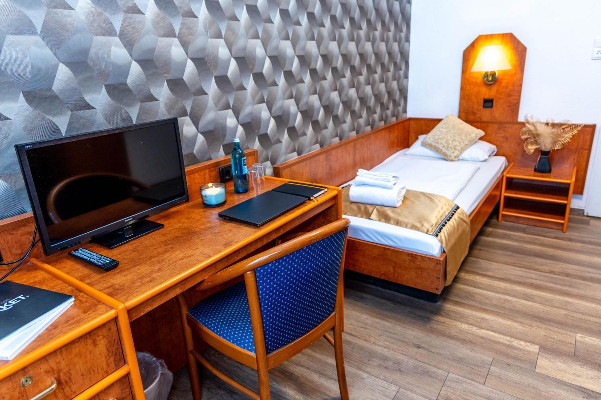 Hotel Rossija Франкфурт-на-Майне Экстерьер фото